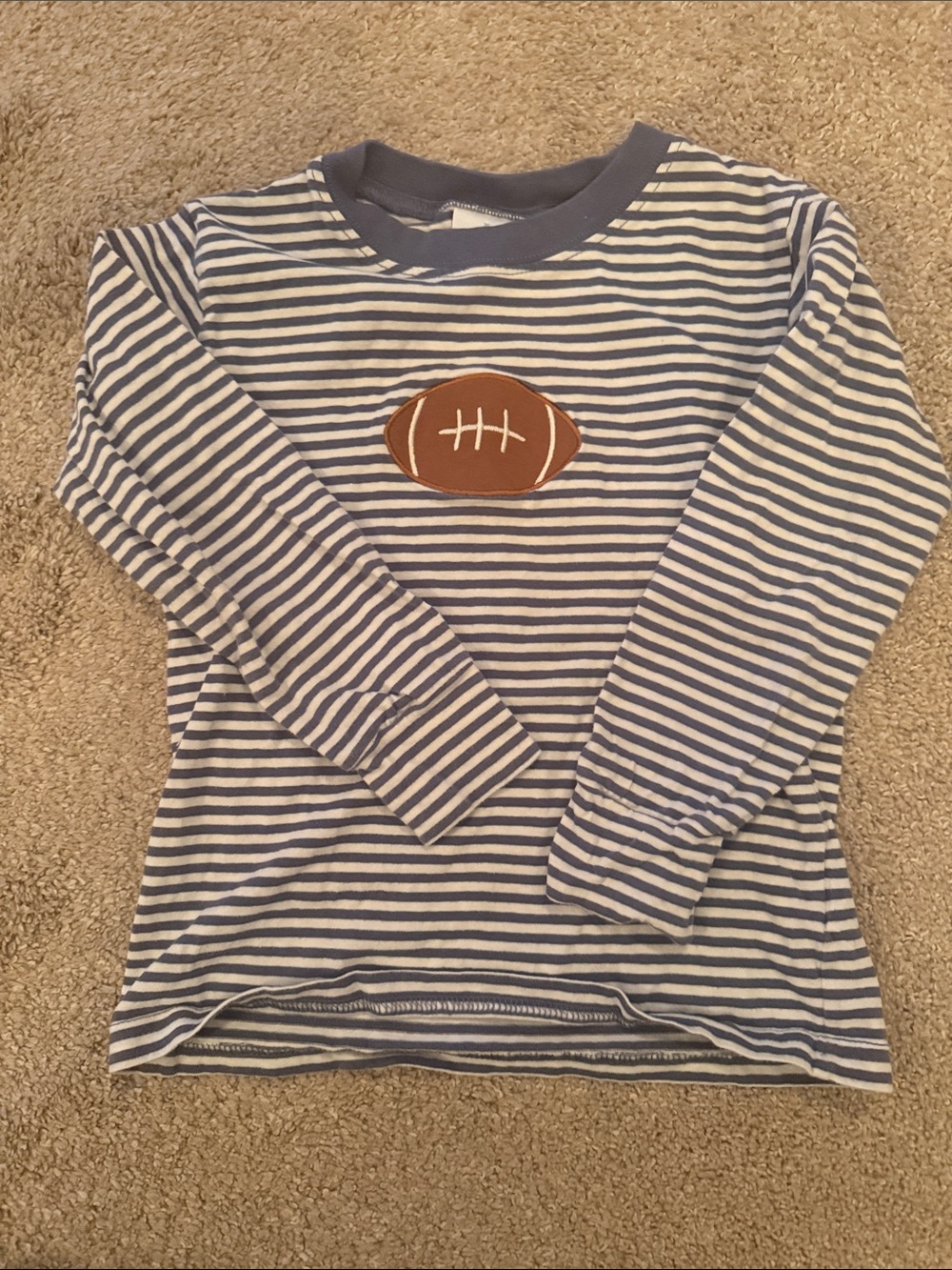 Little English size 6 football tee